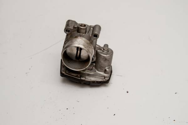 FORD TRANSİT T 350 ÇIKMA PARÇA  GAZ KELEBEĞİ 